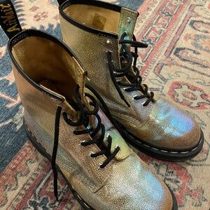 DR DOC MARTENS 1460 RAINBOW RAY Iridescent Leather Combat Boots Size 9